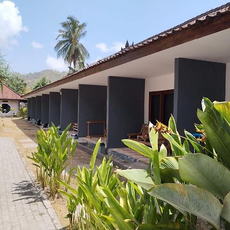 ホテル Surfers Beachfront Lombok Kuta  エクステリア 写真