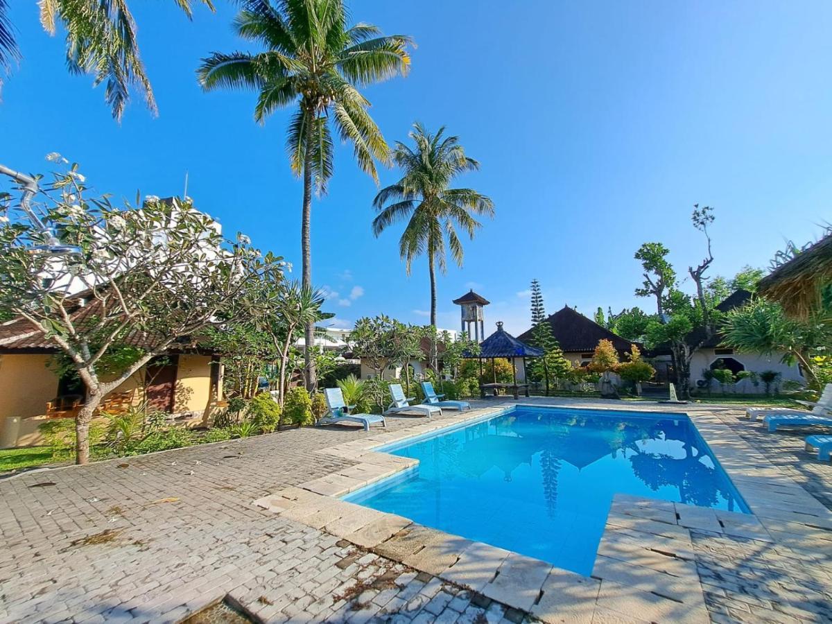 ホテル Surfers Beachfront Lombok Kuta  エクステリア 写真