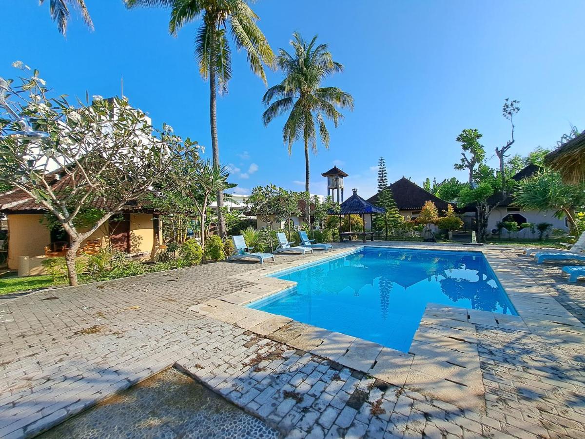 ホテル Surfers Beachfront Lombok Kuta  エクステリア 写真