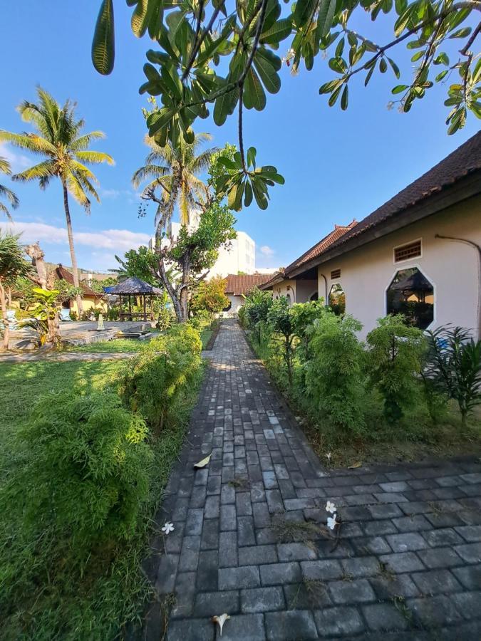 ホテル Surfers Beachfront Lombok Kuta  エクステリア 写真