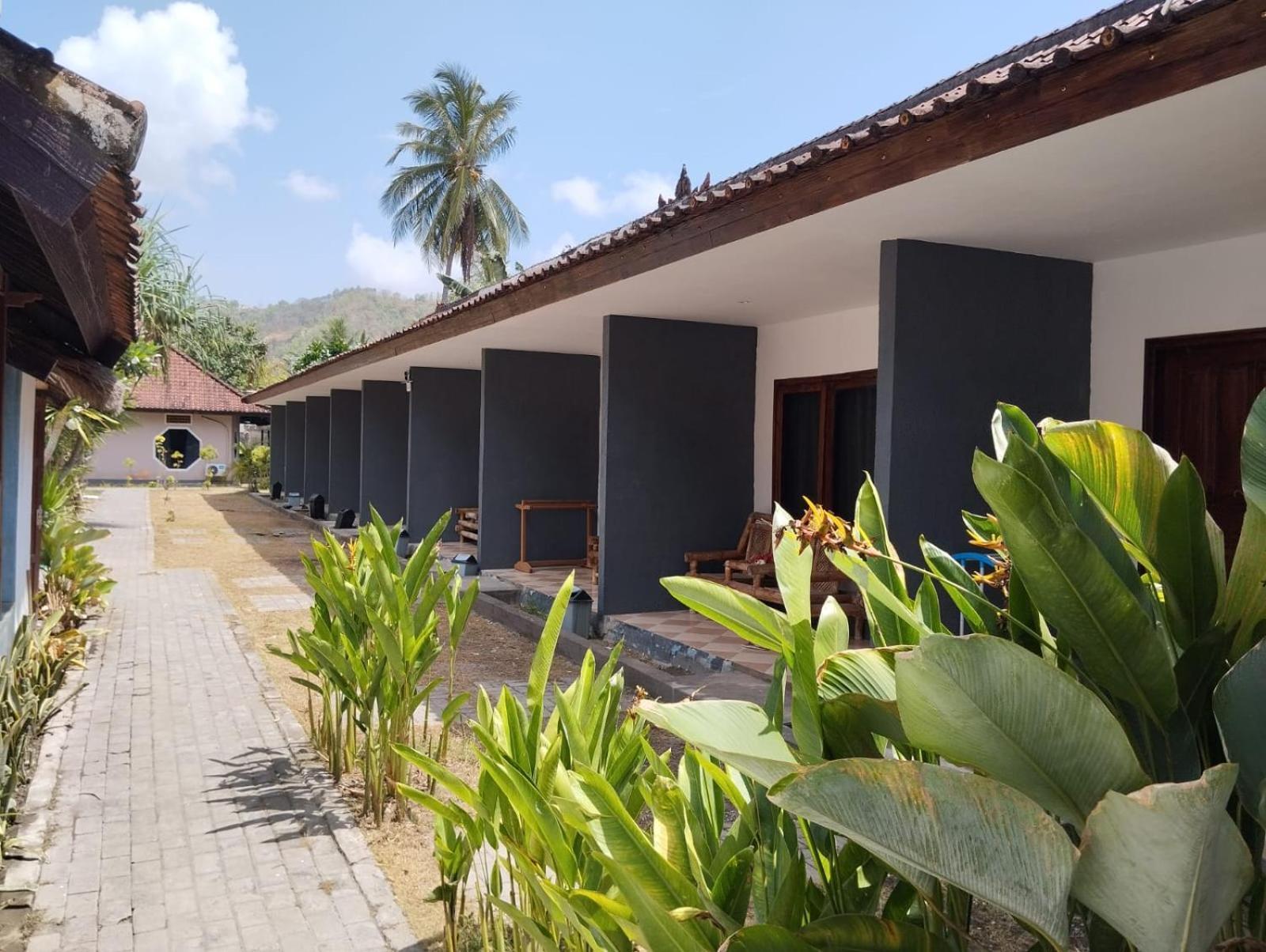 ホテル Surfers Beachfront Lombok Kuta  エクステリア 写真